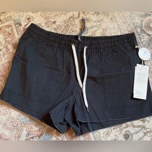 Vuori ripstop shorts size large